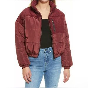 A gorgeous, cozy, & comfortable puffer jacket. Perfect for February 🩷